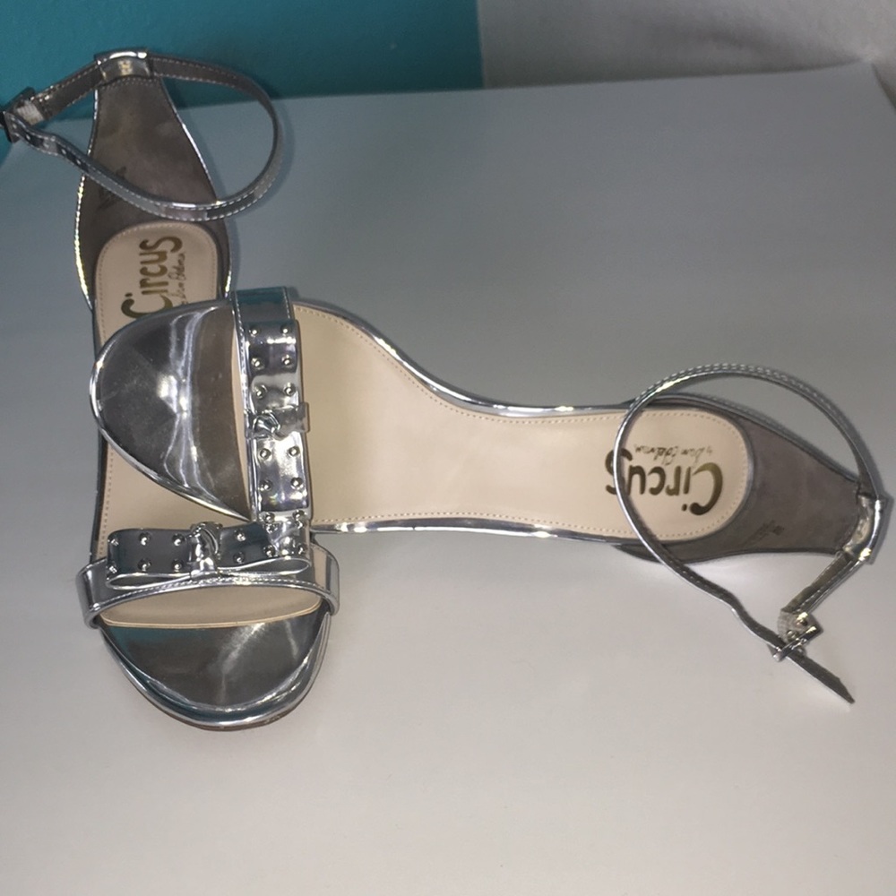New Circus by Sam Edelman Beautiful Silver Sandals
